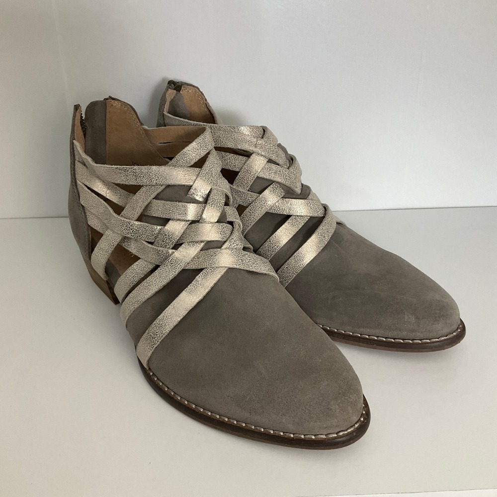 Seychelles Ankle Booties Women 8 Grey Leather Woven Strappy Metallic Pointed